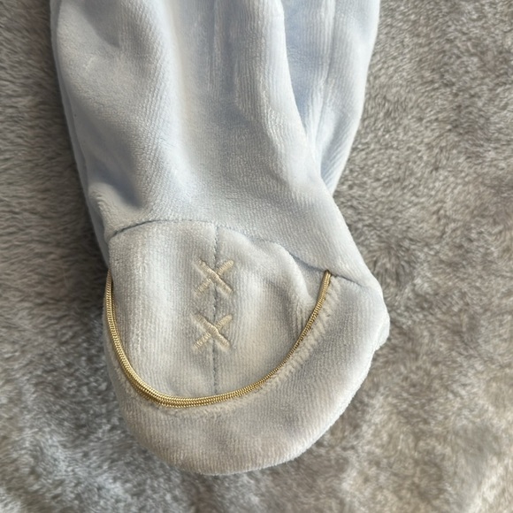 First Impressions - Velour footed sleeper.  Size 6-9 months - Picture 3 of 5